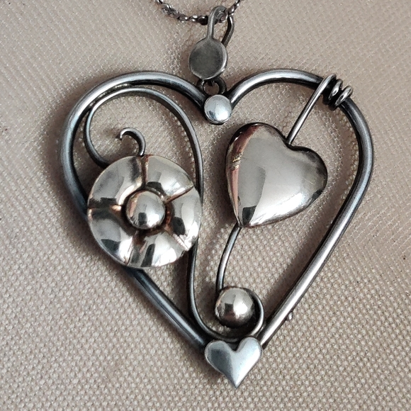 Art Nouveau Sterling Silver Heart Pendant - Picture 6 of 10